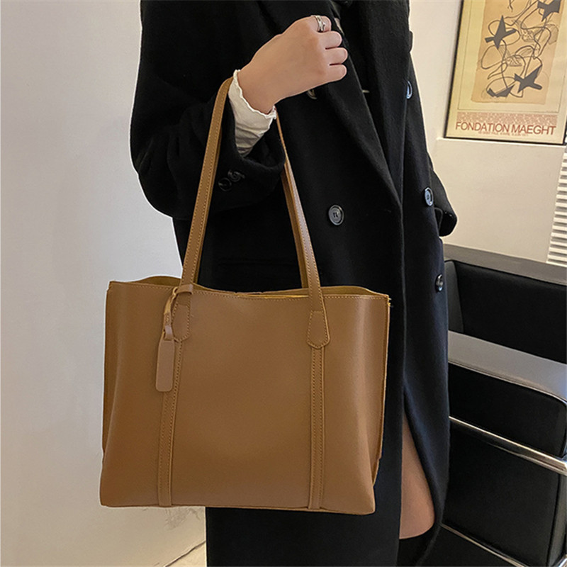 Classic Black Faux Leather Tot - Leather Work Handbags For Women 评论和价格